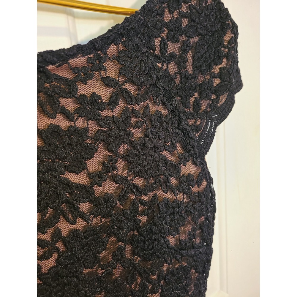 Dressbarn db Lace Sheath Dress Woman Sz 12 Black Tan Excellent Cap Sleeve Gothy - Picture 6 of 12